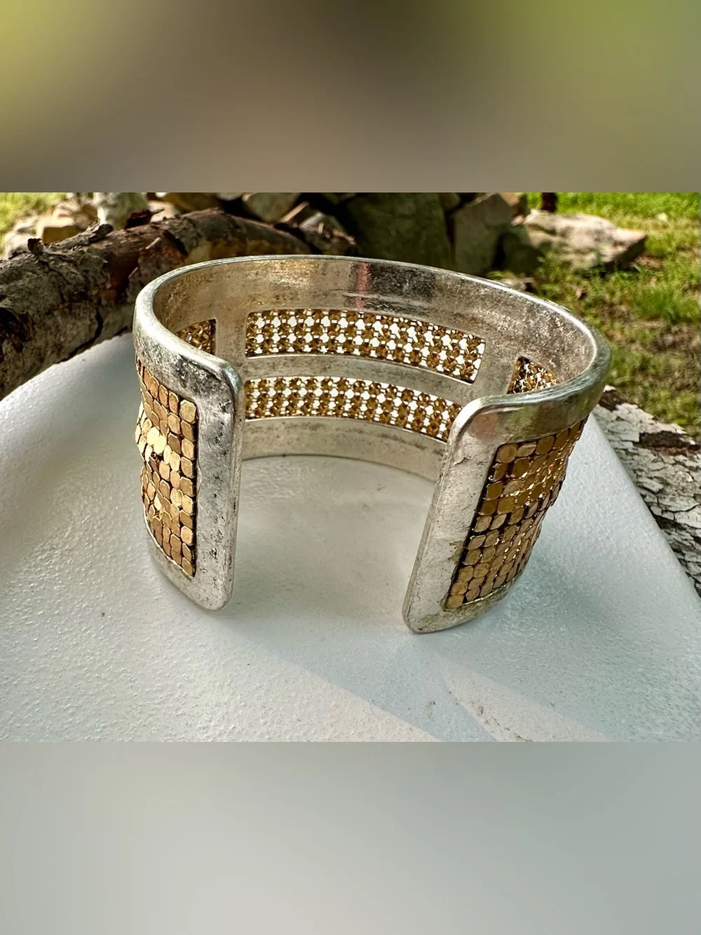N/A shimmering gold